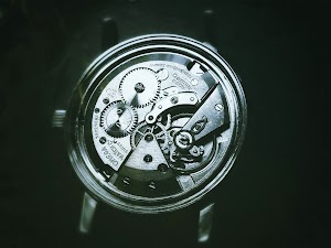 Horlogerie Watchtyme - Watch Repair Service / Réparations de montres - Montreal place picture